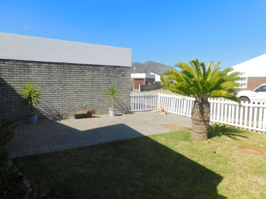 2 Bedroom Property for Sale in Sea Breeze Western Cape